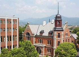 同志社大学